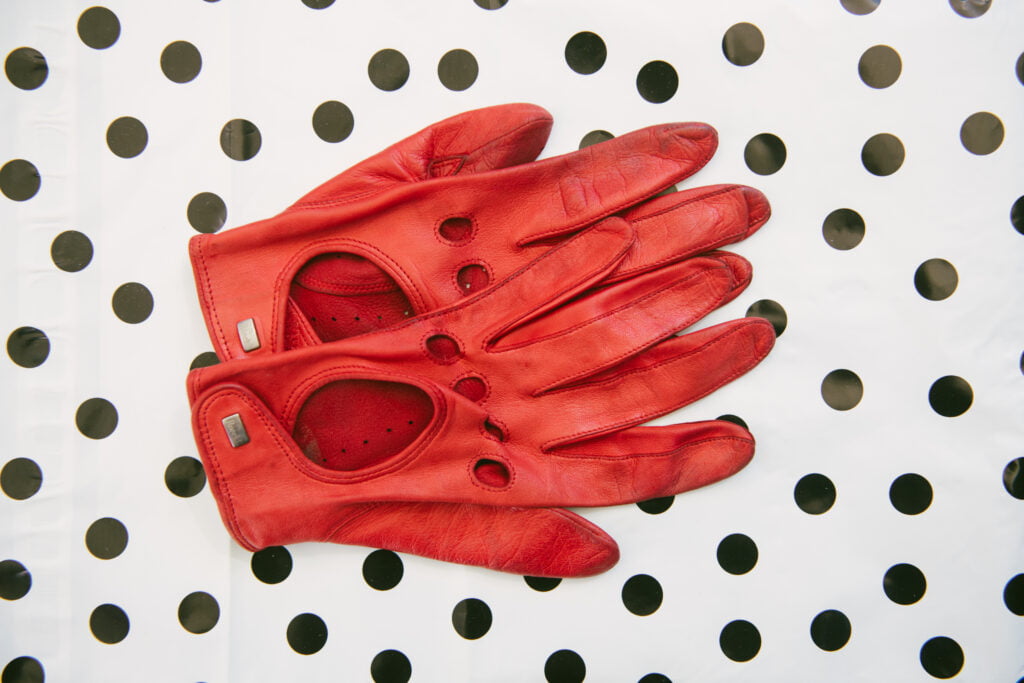 Rote Handschuhe